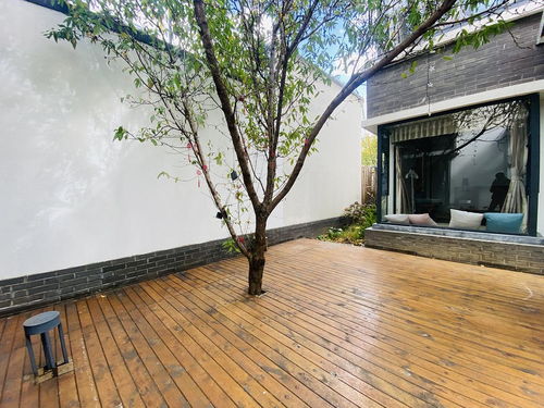 带院子的房子出售